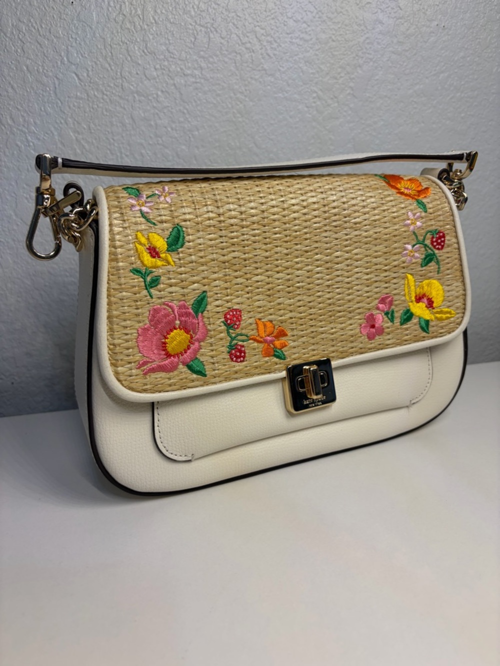 Kate Spade White Floral Embroidered Straw Flap Shoulder/Crossbody Bag - Picture 3 of 11